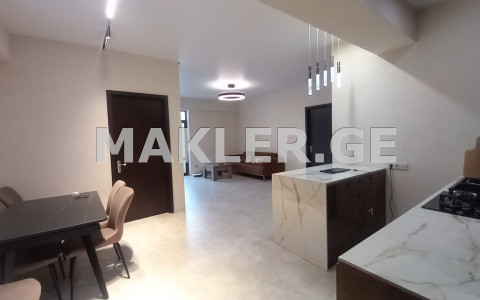  Продается 4 комнатная  Квартира в Исани  на ул. Бочорми 