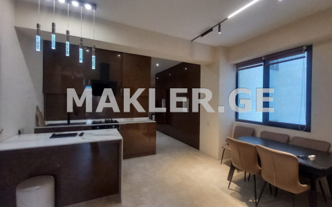  Продается 4 комнатная  Квартира в Исани  на ул. Бочорми 