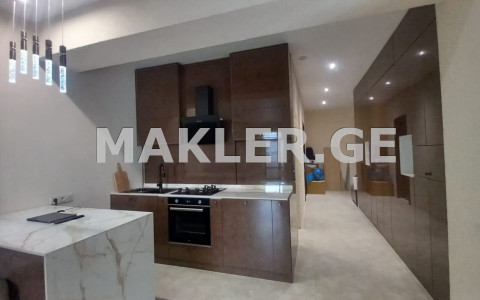  Продается 4 комнатная  Квартира в Исани  на ул. Бочорми 