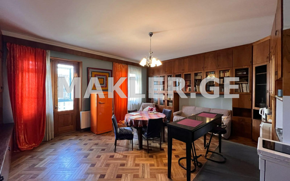  Сдаётся 2 комнатная  Квартира в Ваке  на ул. Хабеишвили 