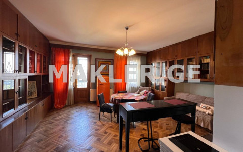  Сдаётся 2 комнатная  Квартира в Ваке  на ул. Хабеишвили 