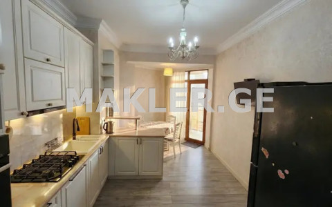  Сдаётся 5 комнатная  Квартира в Сабуртало  На улице Бидзина Квернадзе 