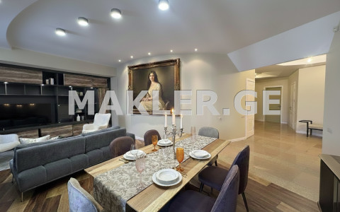  იყიდება 4 ოთახიანი  ბინა საბურთალოზე  მ. ალექსიძის ქუჩაზე 