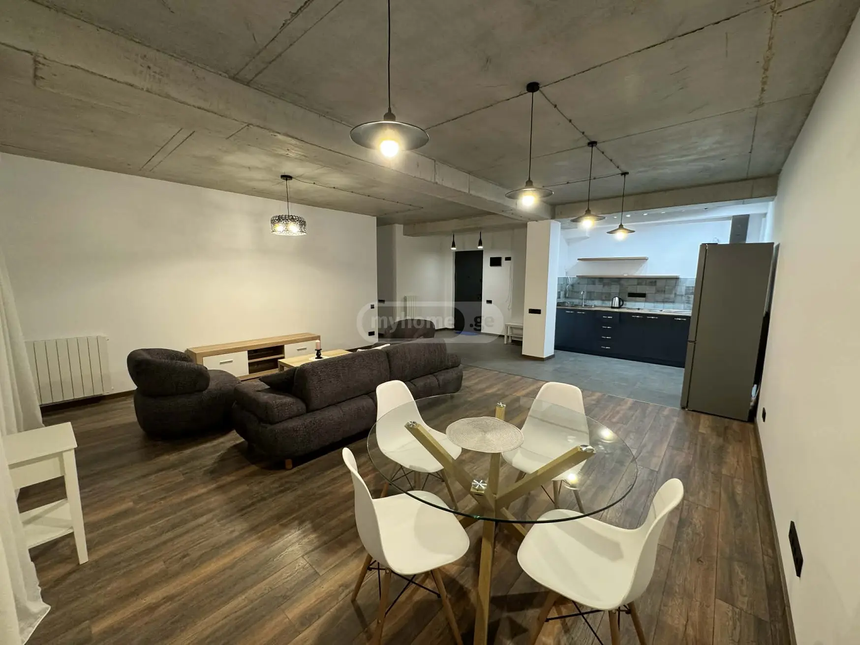  ქირავდება 2 ოთახიანი  ბინა ლისის ტბაზე  ავთო ვარაზის ქუჩა 