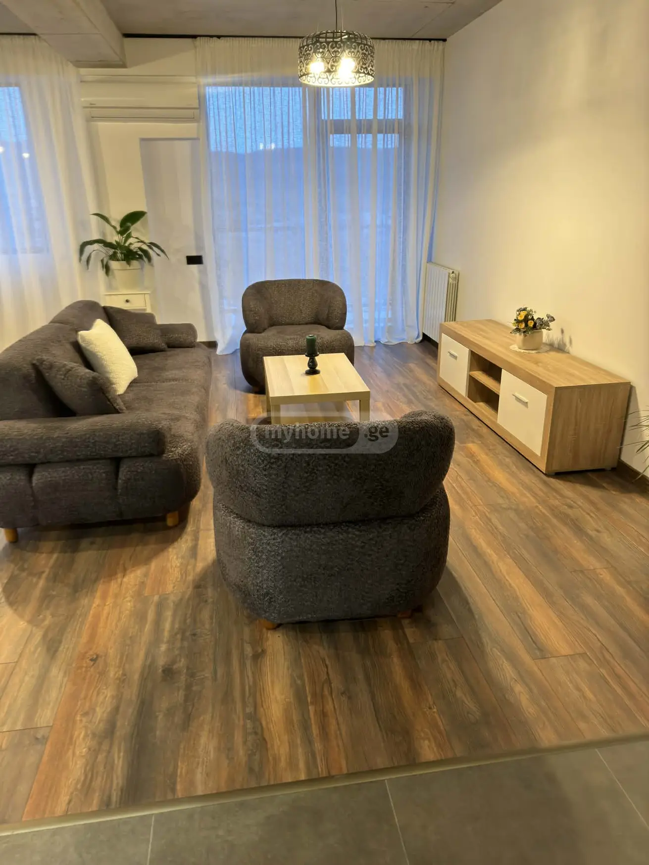  ქირავდება 2 ოთახიანი  ბინა ლისის ტბაზე  ავთო ვარაზის ქუჩა 