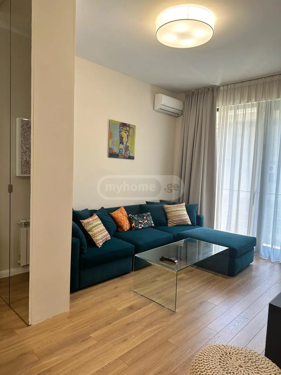  ქირავდება 2 ოთახიანი  ბინა ვაკეში  ი. ჭავჭავაძის გამზ. 