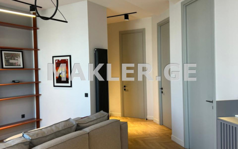  ქირავდება 3 ოთახიანი  ბინა ვაკეში  ი. ჭავჭავაძის გამზ. 