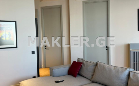  ქირავდება 3 ოთახიანი  ბინა ვაკეში  ი. ჭავჭავაძის გამზ. 