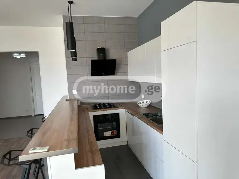  Сдаётся 4 комнатная  Квартира в Сабуртало  на пр. Ал. Казбеги 