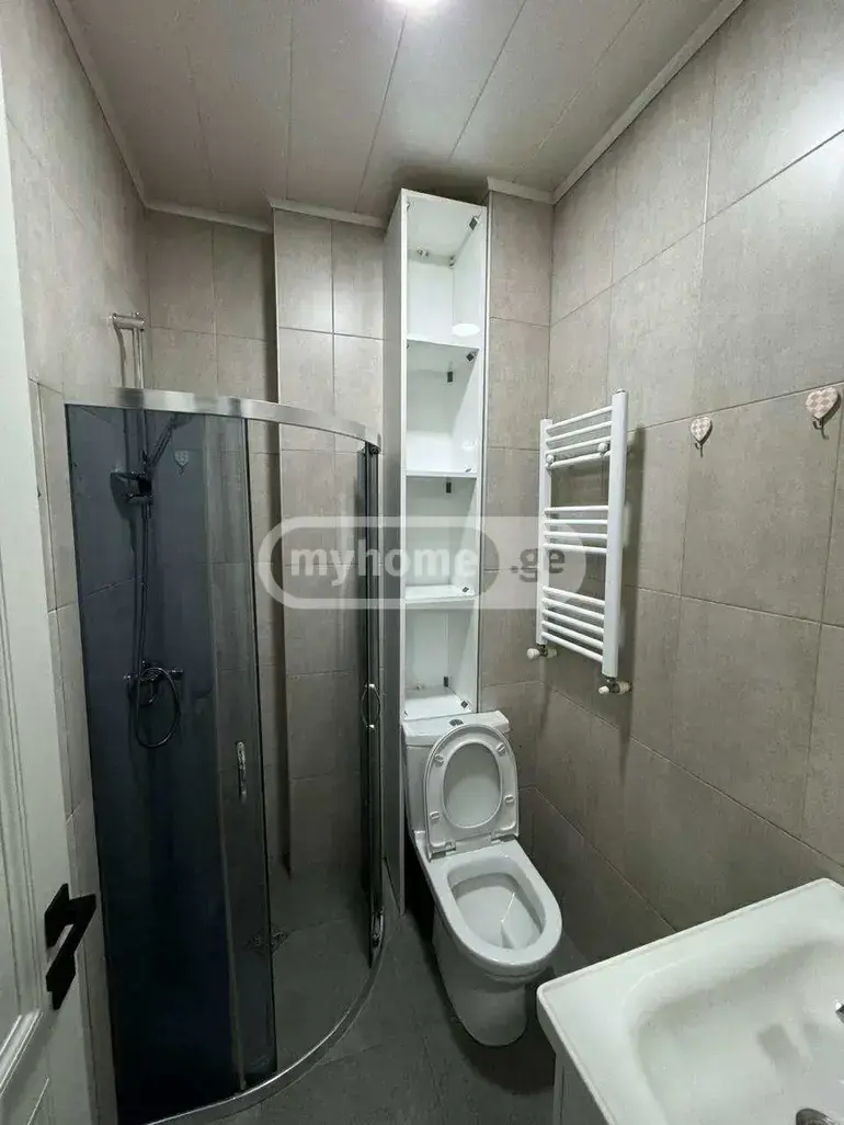  Сдаётся 4 комнатная  Квартира в Сабуртало  на пр. Ал. Казбеги 