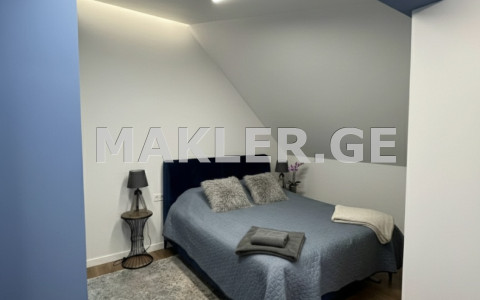  იყიდება 4 ოთახიანი  ბინა საბურთალოზე  მ. ალექსიძის ქუჩაზე 