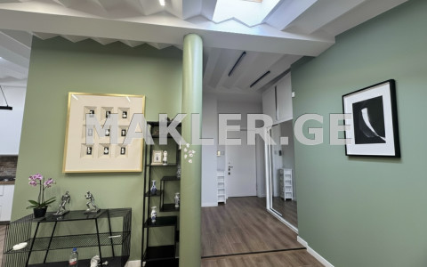  იყიდება 4 ოთახიანი  ბინა საბურთალოზე  მ. ალექსიძის ქუჩაზე 