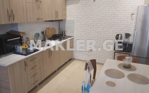  იყიდება 2 ოთახიანი  ბინა ვაკეში  ატენის  ქუჩაზე 