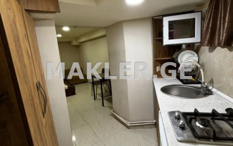  იყიდება 4 ოთახიანი  ბინა სოლოლაკში (ძველ თბილისში)  ლერმონტოვის ქუჩაზე 