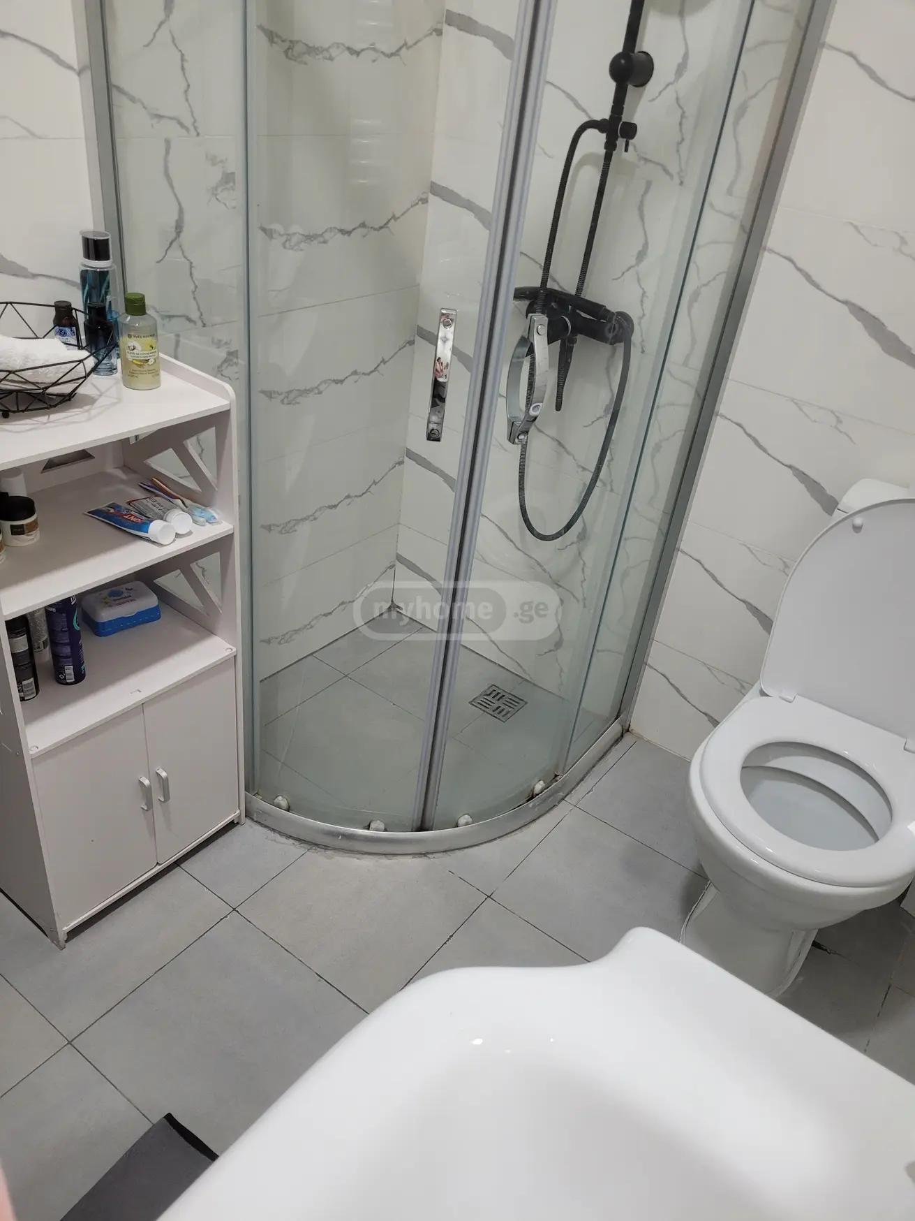  Продается 2 комнатная  Квартира в Исани  на ул. Навтлуги 