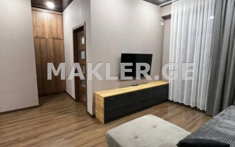  იყიდება 2 ოთახიანი  ბინა ლისის ტბაზე