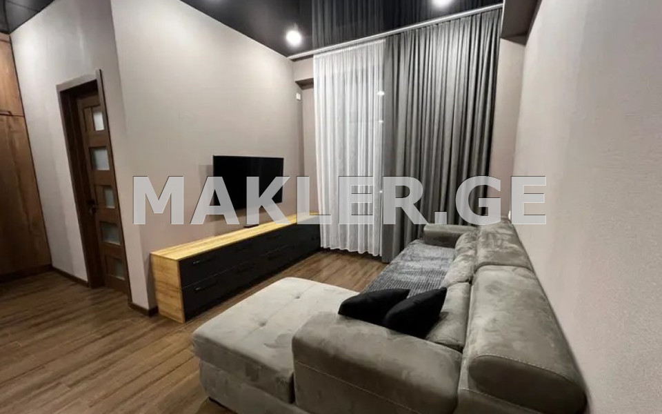  იყიდება 2 ოთახიანი  ბინა ლისის ტბაზე