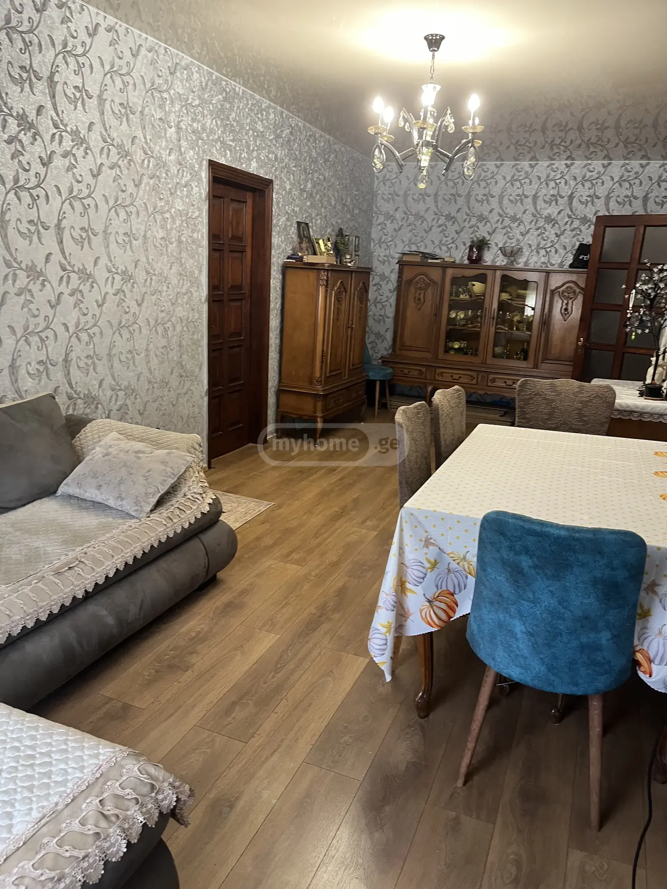  Продается 5 комнатная  Квартира в Исани  на пр. Бери Габриел салоси 