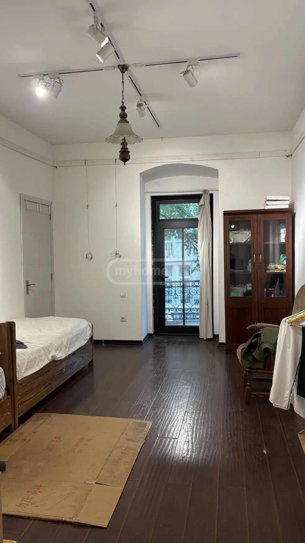  იყიდება 185 m² ფართობის კომერციული ფართი მთაწმინდაზე (ძველ თბილისში)  ძმ. ზუბალაშვილების ქუჩაზე 