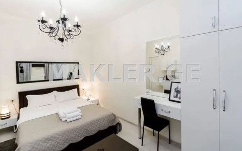  For Sale 4 room  Apartment in Sololaki dist. (Old Tbilisi)  in Jibladze st. 