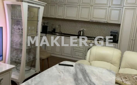  იყიდება 4 ოთახიანი  ბინა ორთაჭალაში  არტურ ლაისტის ქუჩაზე 