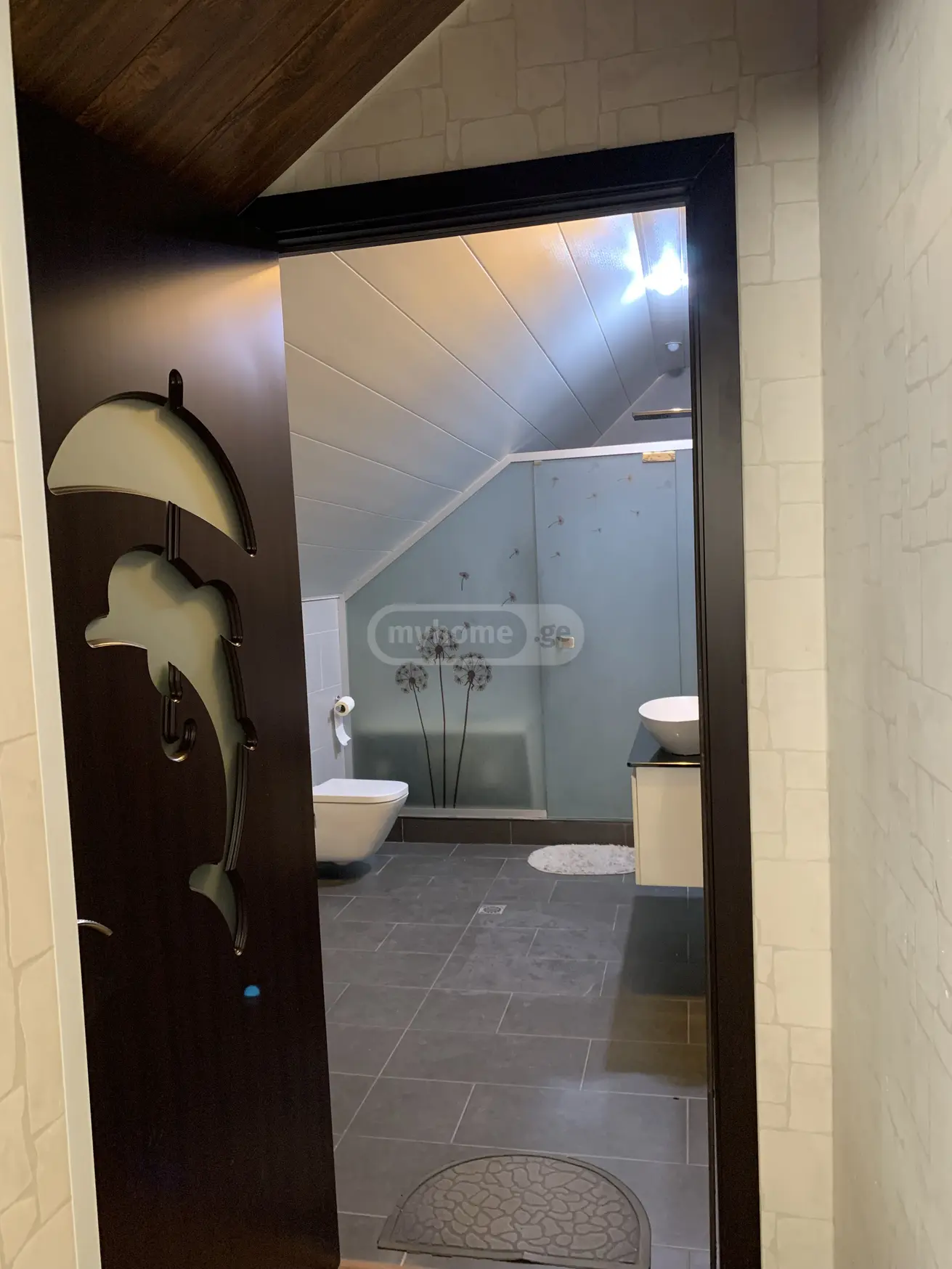  ქირავდება 3 ოთახიანი  ბინა საბურთალოზე  ბერბუკის ქუჩაზე 