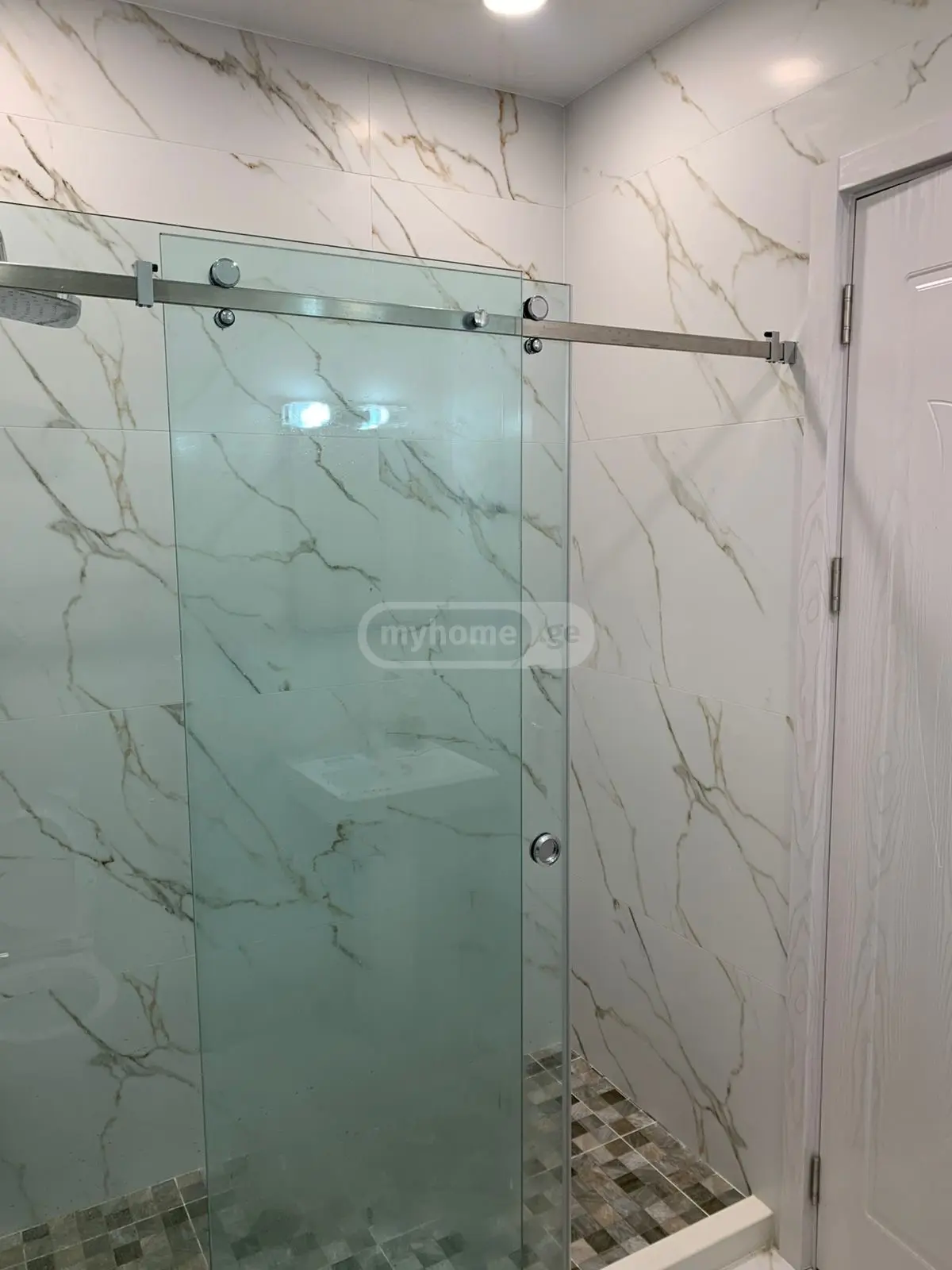  For Rent 3 room  Apartment in Saburtalo dist.  in Kavtaradze st. 