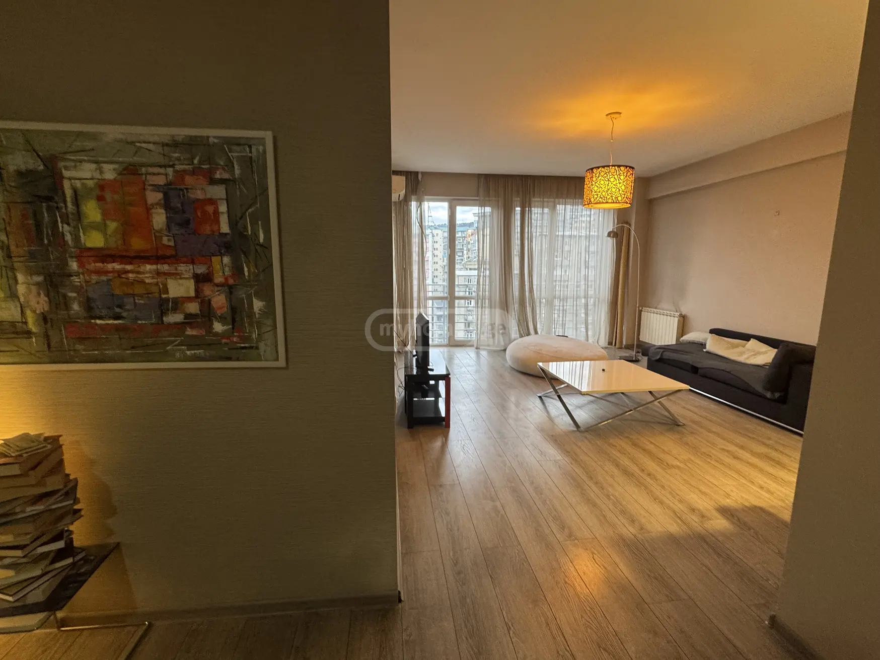  ქირავდება 3 ოთახიანი  ბინა საბურთალოზე  აფაქიძის ქუჩაზე 