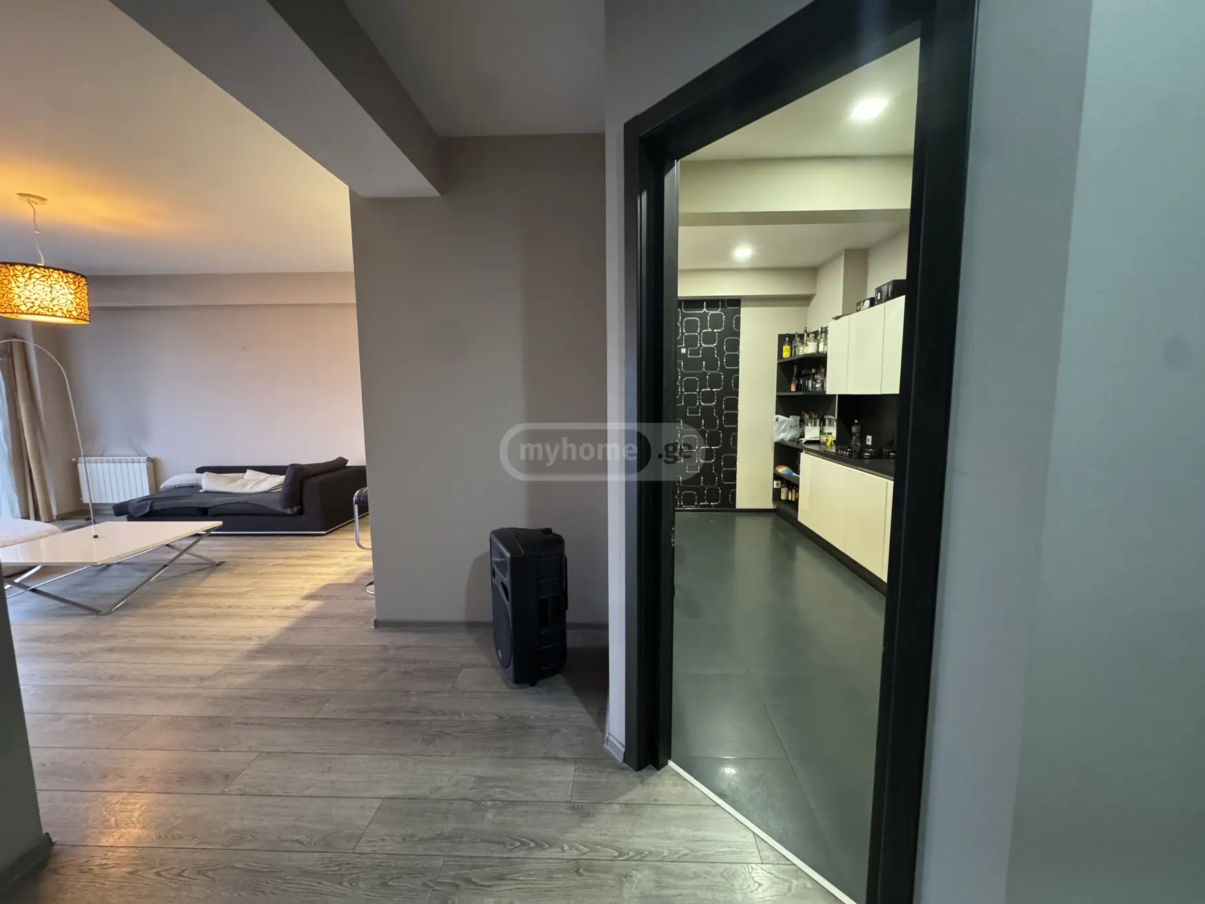  ქირავდება 3 ოთახიანი  ბინა საბურთალოზე  აფაქიძის ქუჩაზე 