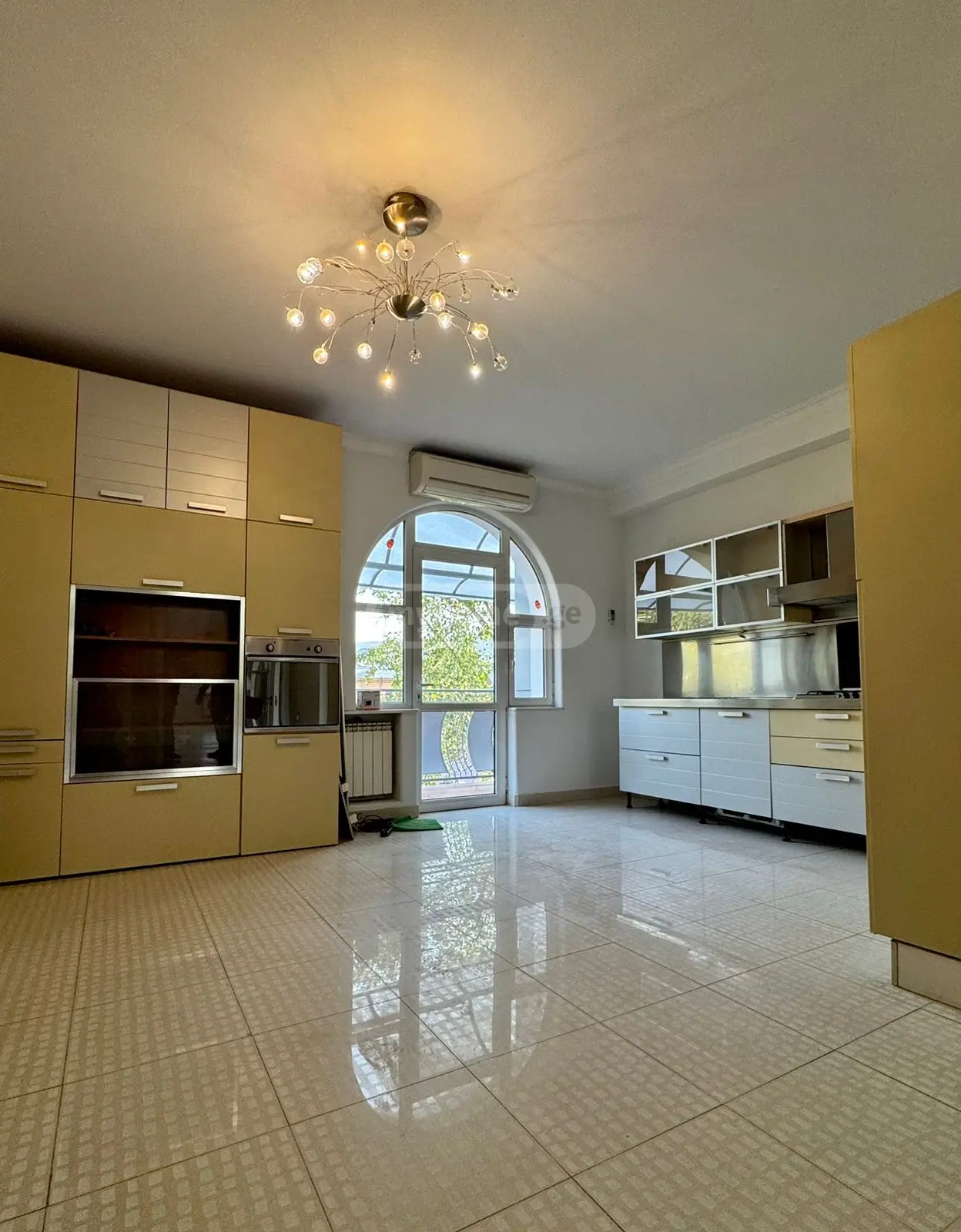  For Rent 220 m² space Office in Mtatsminda dist. (Old Tbilisi)  in A.Chavchavadze st. 