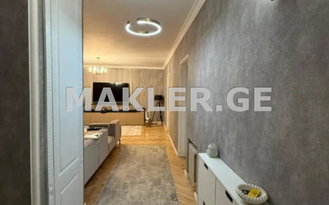  იყიდება 3 ოთახიანი  ბინა ვერაზე  ბარნოვის ჩიხში 