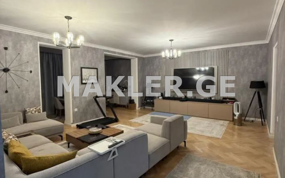  იყიდება 3 ოთახიანი  ბინა ვერაზე  ბარნოვის ჩიხში 