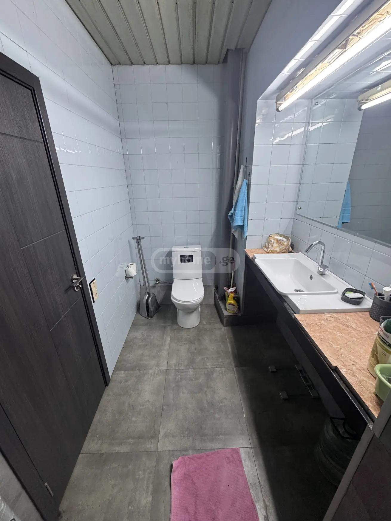  იყიდება 5 ოთახიანი  ბინა სოლოლაკში (ძველ თბილისში)  საიათნოვას ქუჩაზე 