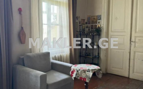  Продается 5 комнатная  Квартира в Абанотубани (Старый Тбилиси)  на ул. Гришашвили 