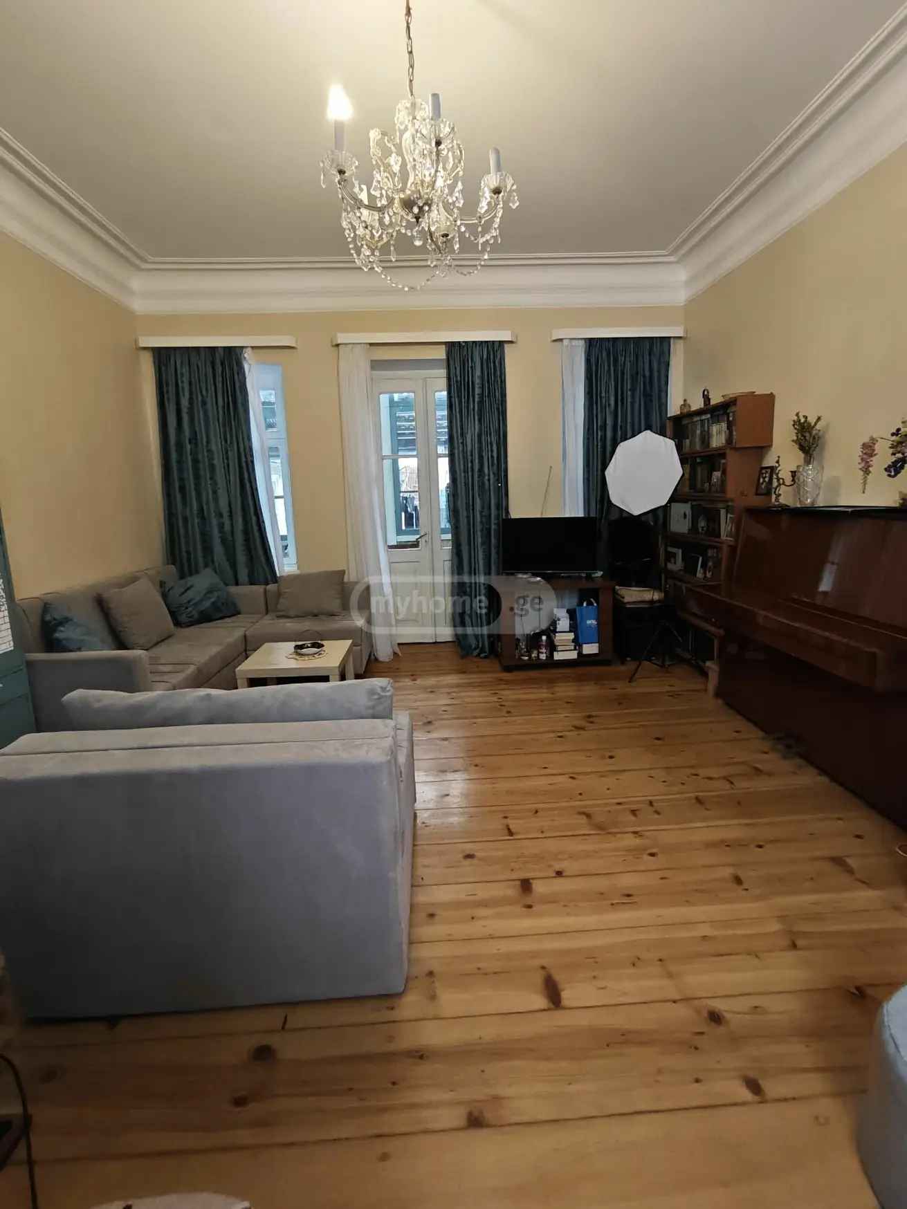  For Sale 3 room  Apartment in Mtatsminda dist. (Old Tbilisi)  in Tarieli st. 