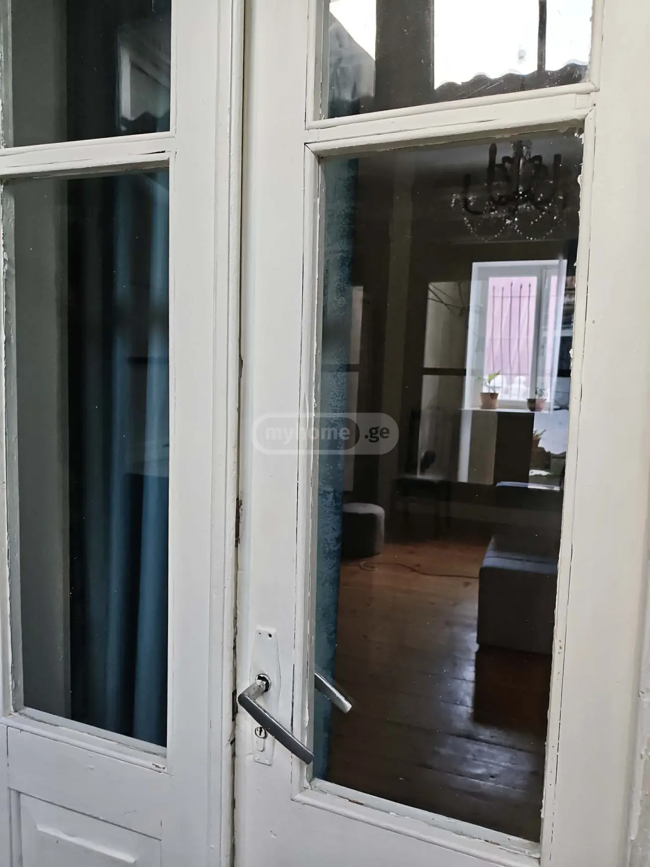  For Sale 3 room  Apartment in Mtatsminda dist. (Old Tbilisi)  in Tarieli st. 