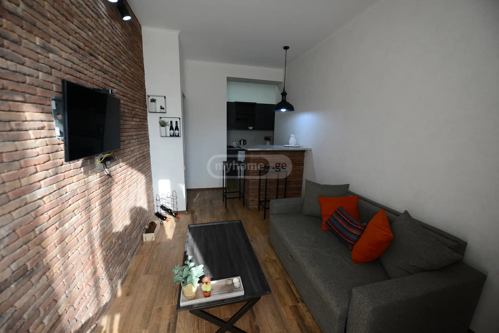  იყიდება 2 ოთახიანი  ბინა საბურთალოზე  მინდელის ქუჩაზე 