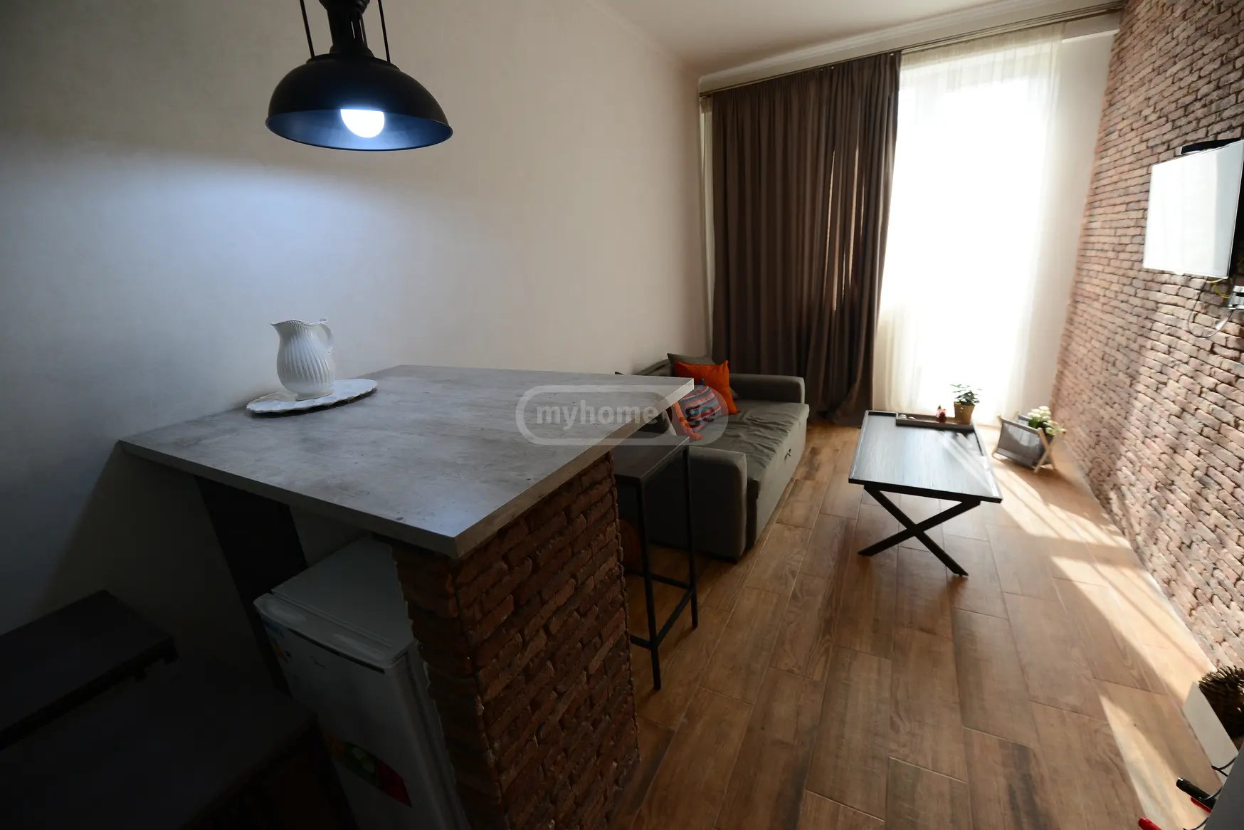  იყიდება 2 ოთახიანი  ბინა საბურთალოზე  მინდელის ქუჩაზე 