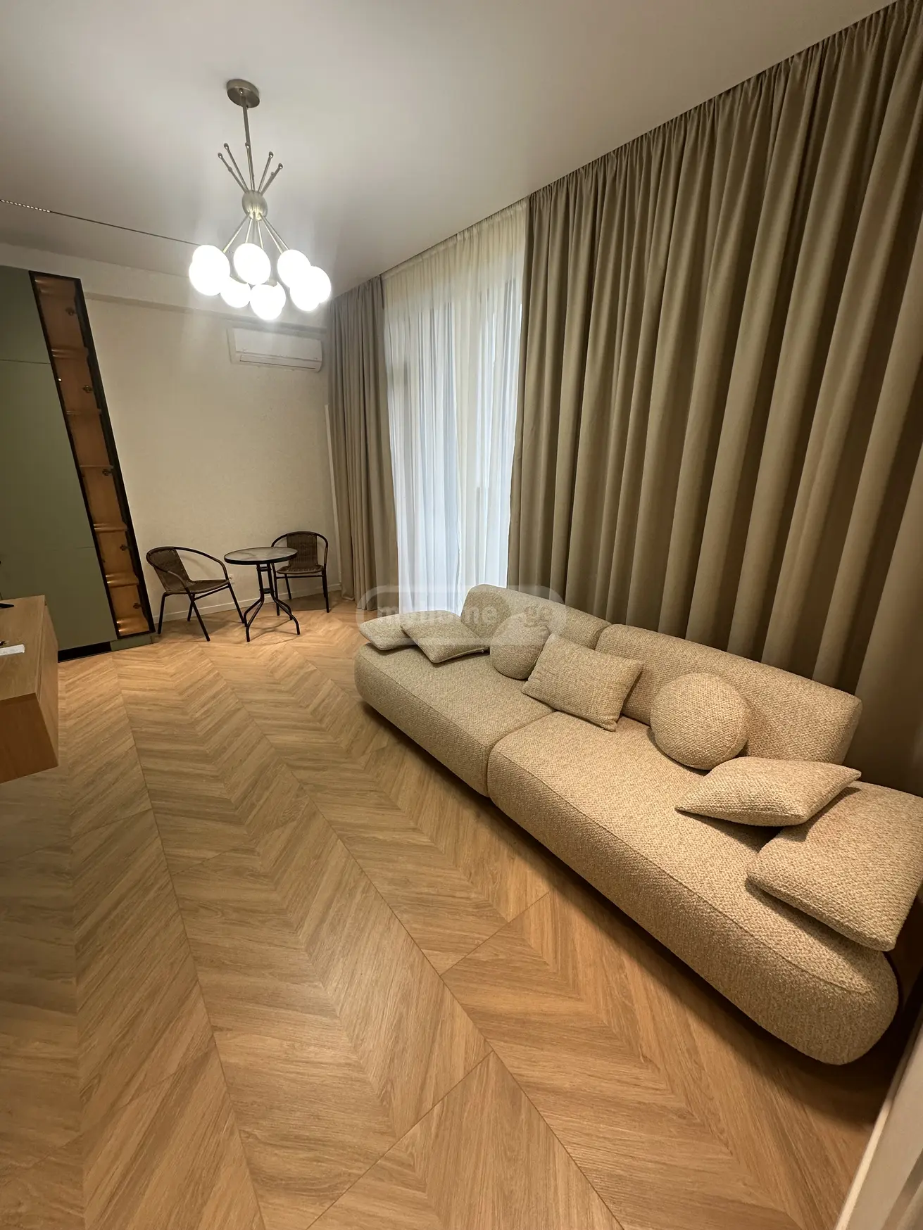  ქირავდება 2 ოთახიანი  ბინა საბურთალოზე  ბურძგლას ქუჩაზე 