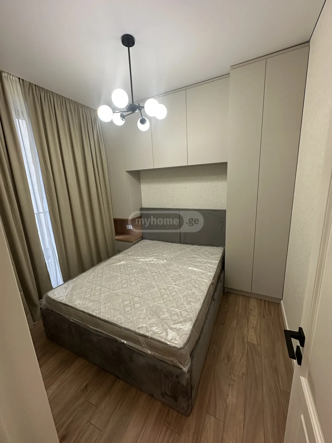  ქირავდება 2 ოთახიანი  ბინა საბურთალოზე  ბურძგლას ქუჩაზე 