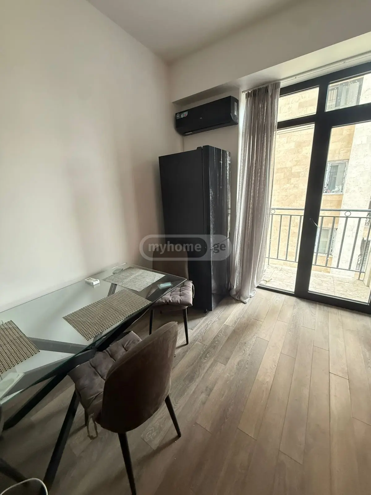  ქირავდება 2 ოთახიანი  ბინა საბურთალოზე  მიროტაძის ქუჩაზე 