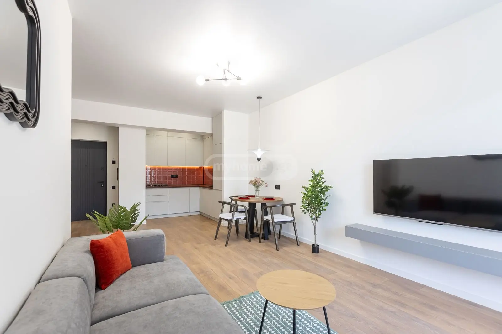  ქირავდება 2 ოთახიანი  ბინა საბურთალოზე  უნივერსიტეტის ქუჩაზე 