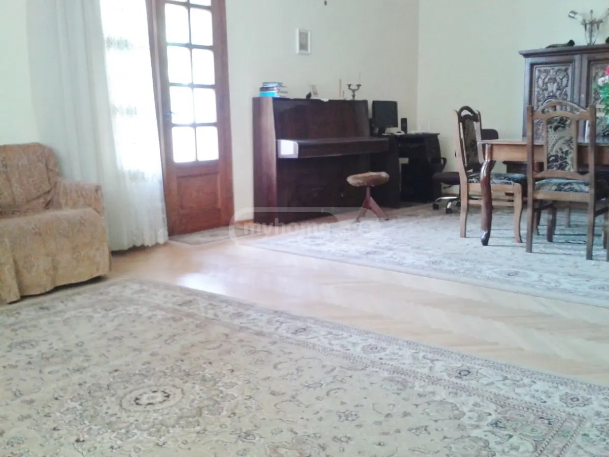  Satılık 4   Daire in Saburtalo dist.  in Vazha-pshavela avenue 