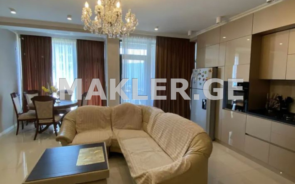  იყიდება 3 ოთახიანი  ბინა ვაკეში  ხომლის ქუჩაზე 