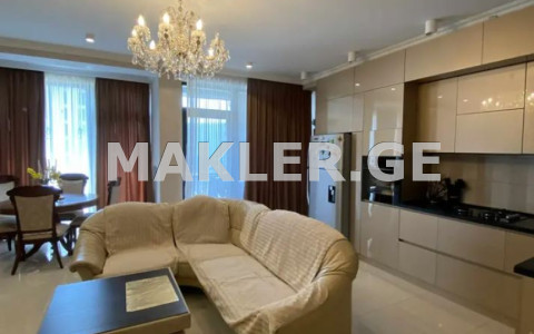  იყიდება 3 ოთახიანი  ბინა ვაკეში  ხომლის ქუჩაზე 