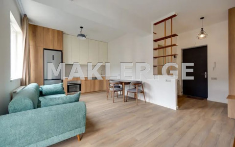  Продается 3 комнатная  Квартира в Сабуртало  на ул. Ана Политковская 