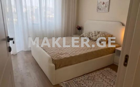  იყიდება 3 ოთახიანი  ბინა დიდუბეში  ა.წერეთლის გამზირზე 