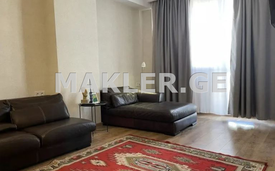  იყიდება 3 ოთახიანი  ბინა საბურთალოზე  უნივერსიტეტის ქუჩაზე 