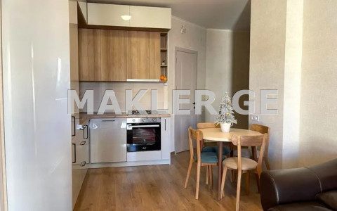  იყიდება 3 ოთახიანი  ბინა საბურთალოზე  უნივერსიტეტის ქუჩაზე 