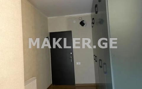  იყიდება 3 ოთახიანი  ბინა საბურთალოზე  უნივერსიტეტის ქუჩაზე 